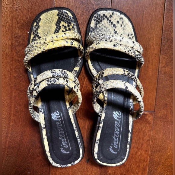 L’intervalle snake skin print sandals 37 - Picture 1 of 4